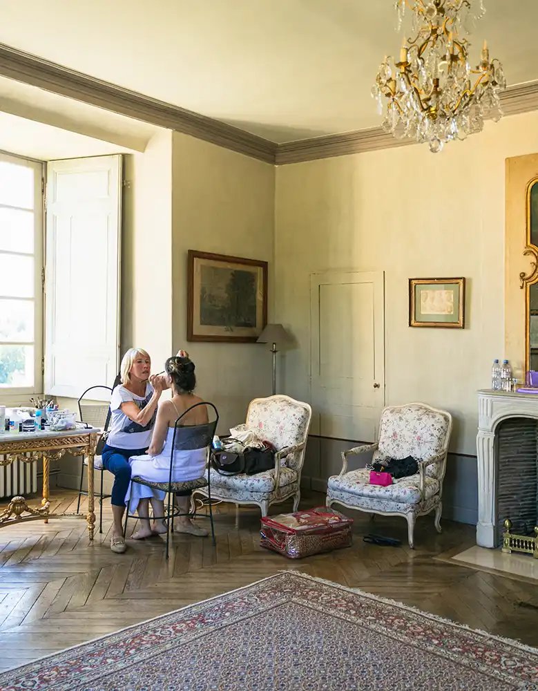 coiffure et maquillage sur le lieu de réception