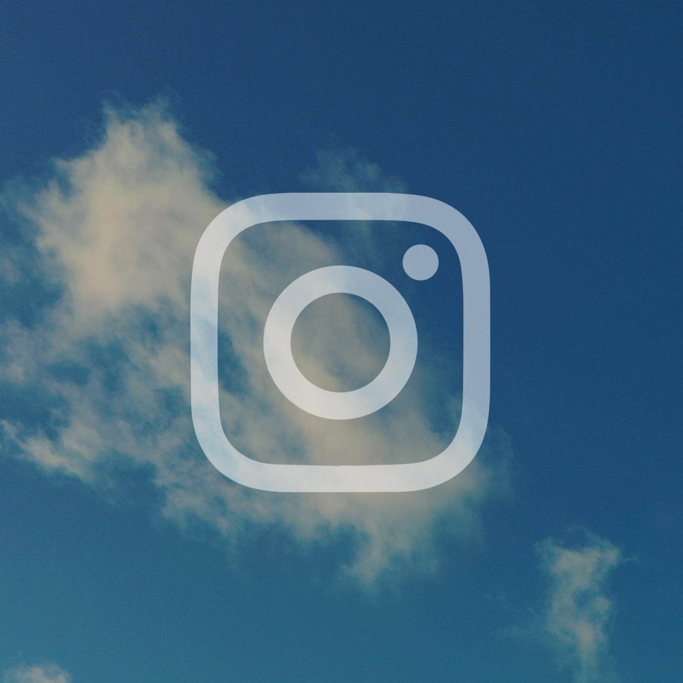 instagram logo of Château de Vallery accompt