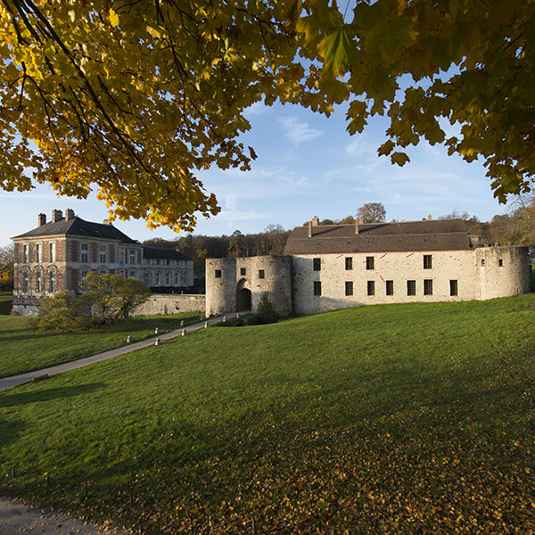 Château de Vallery website